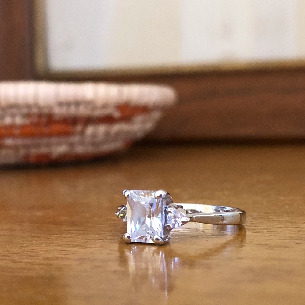 Macys Silver Ring - Picture 1 of 3